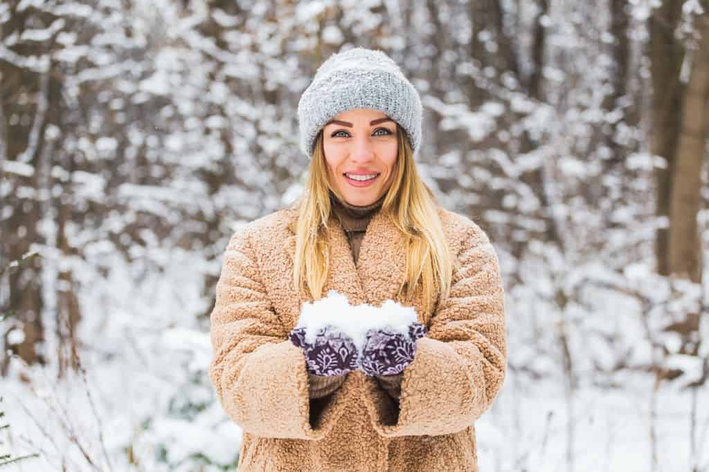 Ahorra y paga tus deudas con método bola de nieve